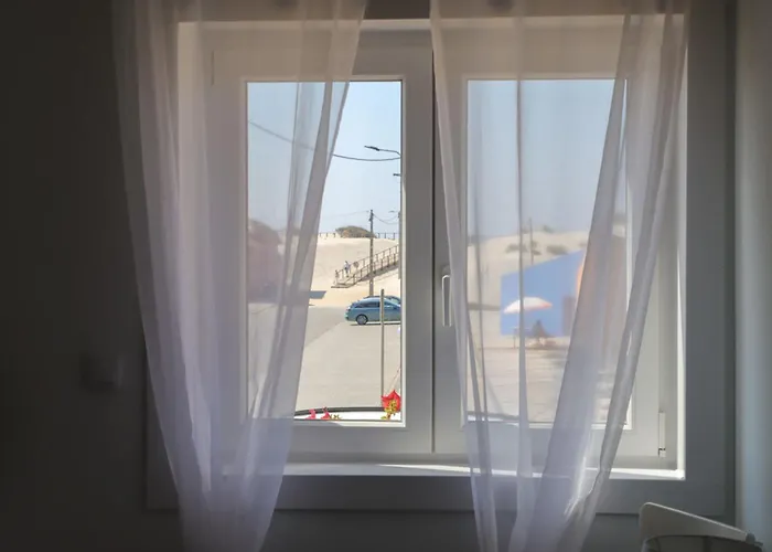 Beachfront T2 Costa Nova Surf Aveiro شقة *