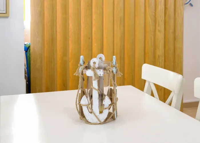 Beachfront T2 Costa Nova Surf Aveiro شقة *